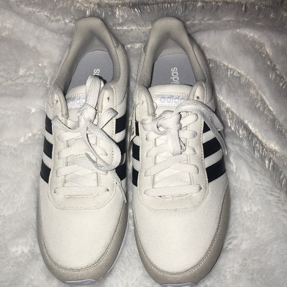adidas Shoes - Adidas V Racer 2.0 women’s shoes size 7.5 & 9.5
